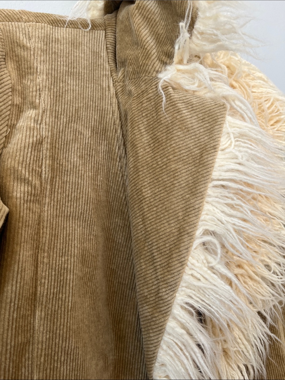 Penny Lane Coat in Beige
SHOW ME YOUR MUMU - medium faux fur corduroy fall cozy - Picture 14 of 16